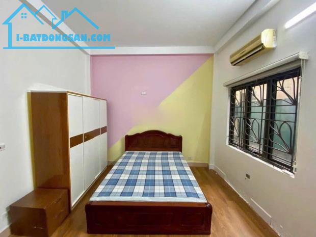 Cho thuê nhà Nguyễn Trãi, Thanh Xuân 4 tầng x 45m2, 4 ngủ, 13 Triệu ở hộ gia đình, Full đồ - 1