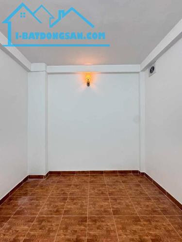 Bán nhà Ngọc Thuỵ Long Biên - 4.99 tỷ - 31m - 4 tầng dân xây - Vài bước ra phố - 5
