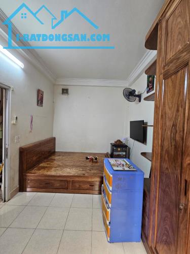 Bán nhà dân tự xây , kiên cố , chắc chắn , siêu hiếm ,10m ra ô tô , gần chợ -Long Biên - 1