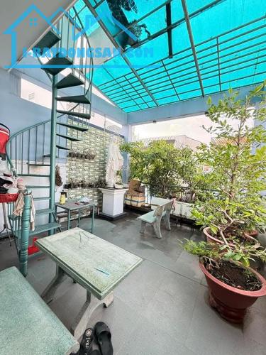 Nhà đẹp hẻm XH đ.Nguyễn Tri Phương, p.9, Quận 5. Giá 2,95 tỷ/58m2, SHR - 4