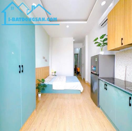Bán nhà QUẬN 3, hẻm 4 ô tô chạy Lê Văn Sỹ, Diện tích vuông vức, Giá 12.9 tỷ