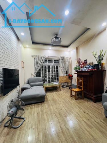 BÁN NHÀ ĐẸP DÂN XÂY TRUNG LIỆT-THÁI HÀ - 33M2- 5T - MT 5.3M GIÁ CHỈ 9 TỶ - 2