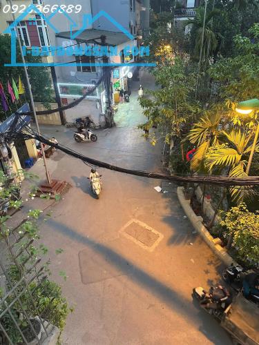Cho thuê tầng 3 nhà số 155 Pháo Đài Láng, Đống Đa, Hà Nội
