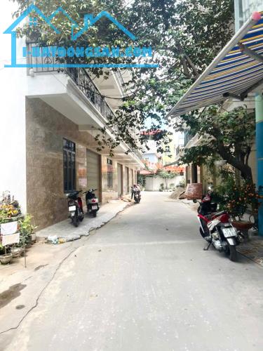 Mrs Tâm Bán nhà thô 4 tầng đường ô tô đỗ cửa ngay VinCom Thượng Lý, Hồng Bàng, Hải Phòng - 1