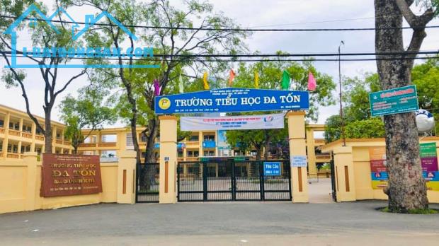Đất hiếm có – Ô tô vào đất – 2 mặt thoáng – Cạnh Vin Safari – 52m – Nhỉnh 3 tỷ - 2