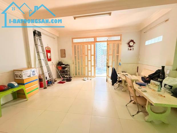 Bán nhà hẻm 3m Điện Biên Phủ, gần Vòng Xoay, tiện đi Quận 1, 5.2/6.2x18m, 2 tấm, 12.3 tỷ