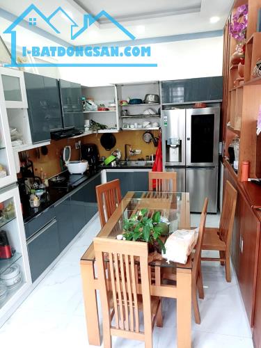 BÁN NHÀ 3 TẦNG Ô TÔ ĐỖ CỬA - LINH XUÂN - LÀNG ĐẠI HỌC - 60M2 - NGANG 6M - 5,3 TỶ - 3