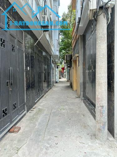 PHỐ XỐM - HÀNG XÓM ĐẠI HỌC ĐẠI NAM - NGÕ Ô TÔ 32M2 GIÁ CHỈ HƠN 5 TỶ