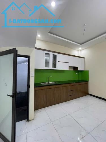 PHỐ XỐM - HÀNG XÓM ĐẠI HỌC ĐẠI NAM - NGÕ Ô TÔ 32M2 GIÁ CHỈ HƠN 5 TỶ - 3
