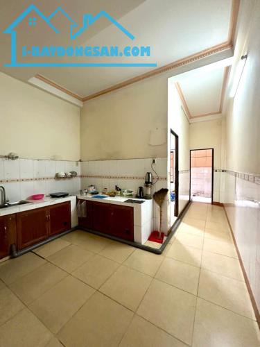 Bán Nhà C4 TTN01,Q12 – 230m² - 3.2 Tỷ - Xe Hơi Ngủ Trong Nhà - 3