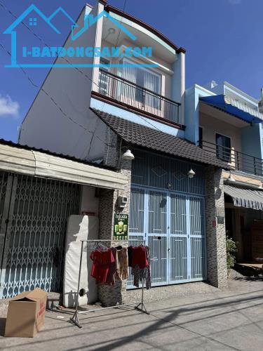 NHÀ CHÍNH CHỦ BÌNH CHÁNH NẰM TRỤC ĐƯỜNG HƯƠNG LỘ 11 GIÁ 1,3 TỶ CẦN BÁN GẤP