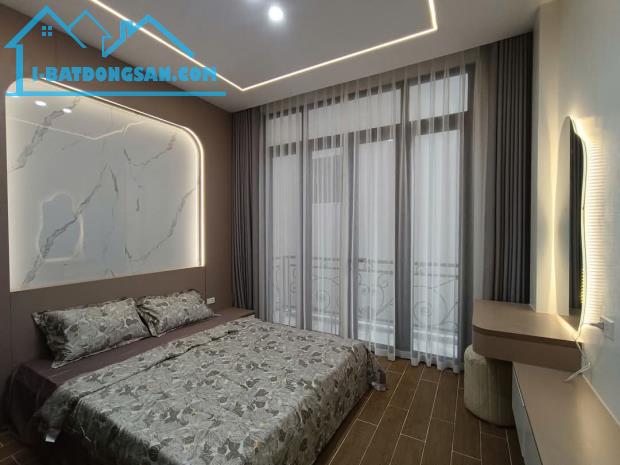 Bán nhà Phố Hoàng Ngân, Cầu Giấy, ô tô đỗ gần nhà , kinh doanh dòng tiền, 5 tầng 40m2 11.5 - 1