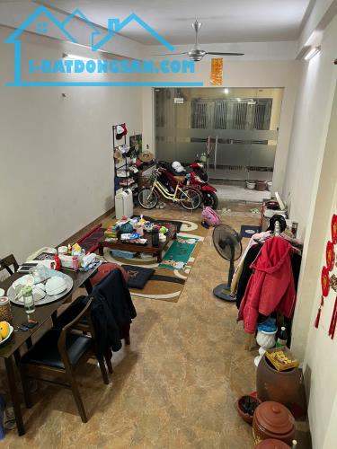 HƠN 8 TỶ, NHÀ NGỌC LÂM 40M, 4T, MT4M, Ô CHỜ THANG MÁY, CÁCH 20M RA SÂN XE 45 CHỖ QUAY ĐẦU. - 4