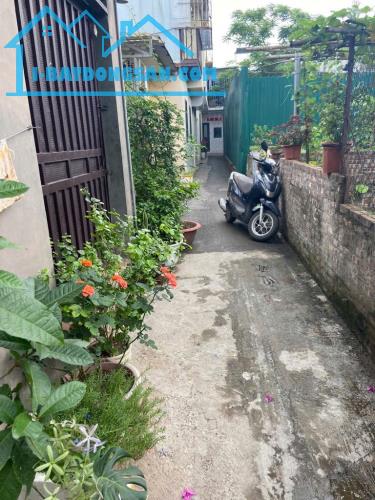 Nhà đẹp xinh xắn ngõ Âu Cơ - Đường thông, ô tô tránh - gần 3 tỷ