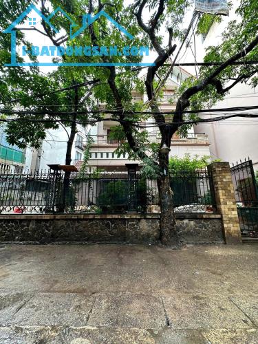 PHÂN LÔ MINH KHAI 180m2, Mt 12m- GIÁ 23 tỷ- Ô TÔ TRÁNH ĐỖ NGÀY ĐÊM.