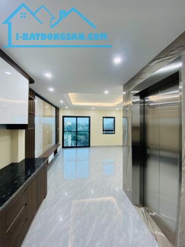 Bán nhà đẹp Phuc Đồng Lô Góc - -Oto tránh- Thang Máy-full Nội Thất- 9,5 tỷ (thương lượng) - 2