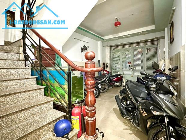 Bán nhà HXH Cộng Hoà P13 Tân Bình, 9PN thu nhập 30tr/th, giá chỉ 10tỷ999 - 1
