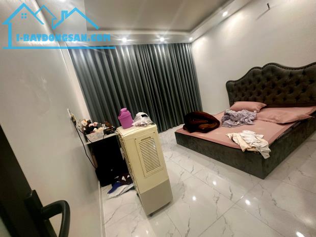 Bán nhà 5 tầng sau nhà mặt ngõ phố Đông Khê - 2