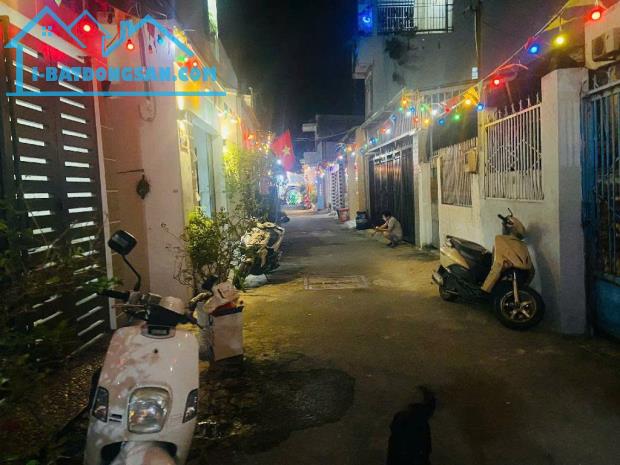 Cần bán gấp nhà đẹp Linh Xuân – giá tốt bất ngờ ngay chợ Linh Xuân. - 2