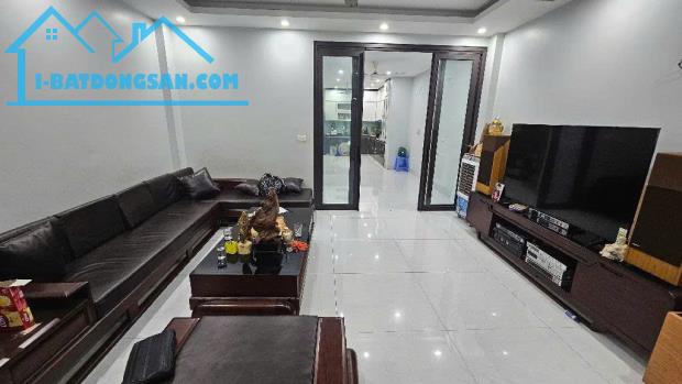 BÁN NHÀ ĐẸP THOÁNG SÁNG RỰC RỠ PHỐ TÔ HIỆU,HÀ ĐÔNG 8 TỶ
