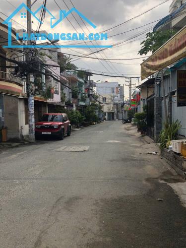 BÁN NHÀ ĐẸP  VÀO Ở NGAY  KHU TÊN LỬA  HẺM 6M THÔNG DÒNG TIỀN 12TR/TH HƠN 3 TỶ