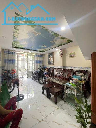 BÁN NHÀ ĐẸP  VÀO Ở NGAY  KHU TÊN LỬA  HẺM 6M THÔNG DÒNG TIỀN 12TR/TH HƠN 3 TỶ - 1