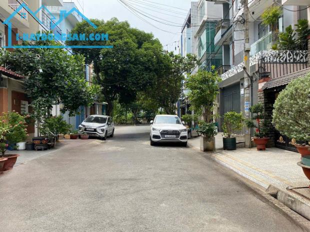 Siêu phẩm 5 lầu mới có T.máy ngang 5m 60m2 vài bước đi siêu thị Emart Phan Huy Ích 9.8 tỷ.
