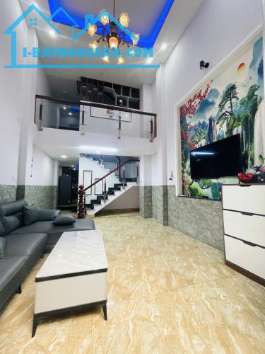 BÁN NHÀ HXH – 7 PHÒNG NGỦ – SỔ VUÔNG ĐẸP – NGAY CHỢ BÀ CHIỂU – GIÁ 11.1 TỶ