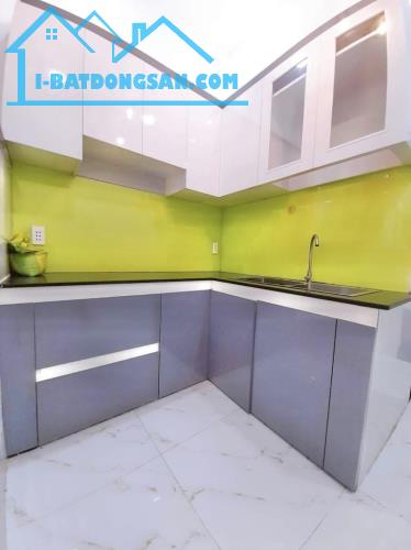 **Bán nhà p2, Tân Bình** hẻm Nguyễn Trọng Tuyển (4,3*10) 3 tầng - 6 tỷ - 2