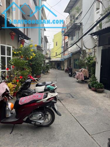 **Bán nhà p2, Tân Bình** hẻm Nguyễn Trọng Tuyển (4,3*10) 3 tầng - 6 tỷ - 3