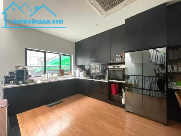 Hai mặt tiền Dương Bá Trạc ngang 6m bề thế xây dựng 7 tầng - 2