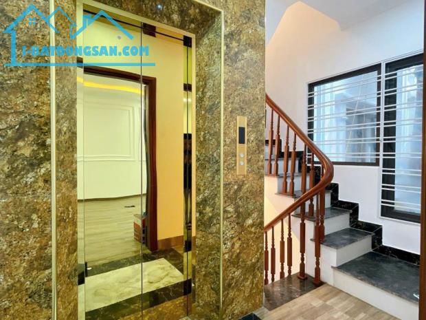 Nhà xây mới phố Pháo Đài Láng - 6 tầng - thang máy - thiết kế hiện đại - 4