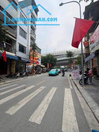 Cho thuê nhà MBKD ngõ ô tô Phố Trường Chinh 4 tầng, 3 ngủ, 16 Triệu