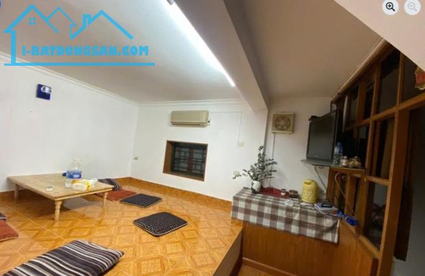Cho thuê nhà 5 Phố Cảm Hội, 5 tầng x 25m2, 3 ngủ, 2 vệ sinh, 9 triệu KD on, ở gđ, nhóm 3 - 1