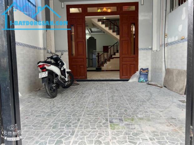Bán nhà Trệt Lầu Đông Hòa,đường_Sân xe hơi,cách đường lớn chỉ 50m - 1