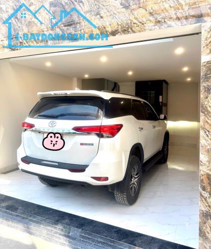 Nhà đẹp đơn lập phố Đàm Quang Trung, full nội thất,thang máy,ôtô 7 chỗ ngủ trong nhà,