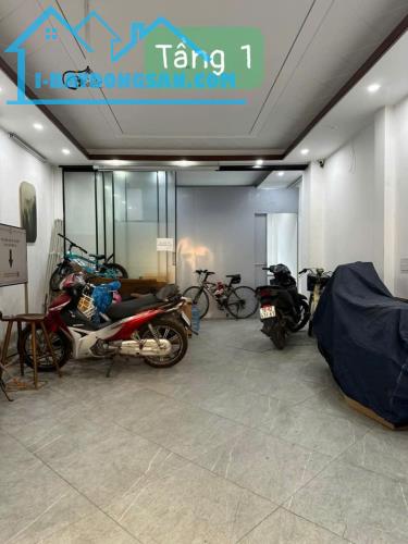 Nhà Đại La, Ô tô vào nhà. Thoáng các phòng. DT 48m2, 5 tầng, MT 4,4m. Giá 14,9 tỷ