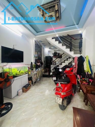 Tôi cần bán căn nhà Nguyễn Tri Phương, Q10, (3,6x12), Giá 3.8 tỷ
