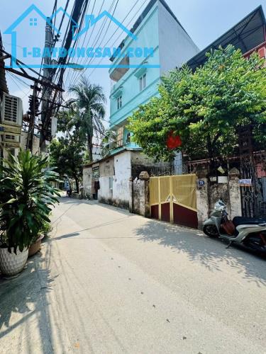 Tân Mai- Đất- Mặt Ngõ thông- Ô tô tránh- Kinh doanh- Xây Văn phòng- 66m2- 200tr/m- Còn bớt