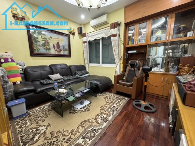 💥 Nhà Mễ Trì 52m - 9 tỷ, ô tô vài bước, dân xây, nhà mặt ngõ nông.