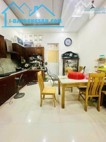 MẶT TIỀN KẾ PHẠM THẾ HIỂN - P.4 QUẬN 8 - 85M² - NGANG 5M - 3 TẦNG - 3 PN - XE HƠI VÀO NHÀ