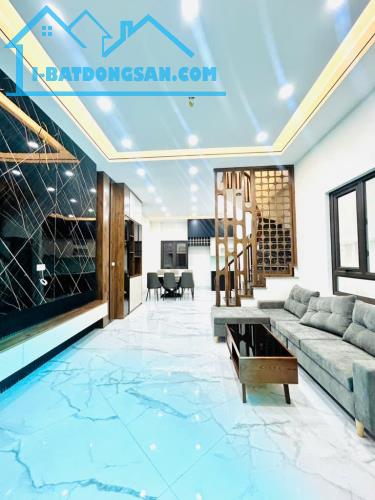 BÁN NHÀ TRẦN KHÁT CHÂN, SÂN CỔNG ĐỂ XE, 5 TẦNG DÂN XÂY, 65M2 GIÁ CHỈ 9,9 TỶ - 1