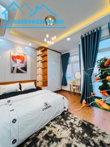 Mặt tiền xe hơi Bùi Minh Trực, ngang 4m5, Nhà đẹp lung linh chỉ 9 tỷ nhỉnh - 2