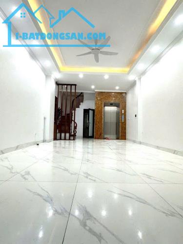 Rẻ nhất tầm giá – Phố Văn Cao, Ba Đình. Nhà mới thang máy 6 tầng x 35m, giá 7.5 tỷ