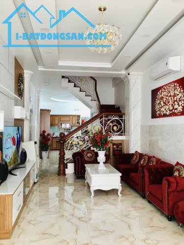 Ở NGAY! Bán Nhà 4 Tầng Cực Đẹp Phan Đăng Lưu, 40m2, 6.3 Tỷ TL