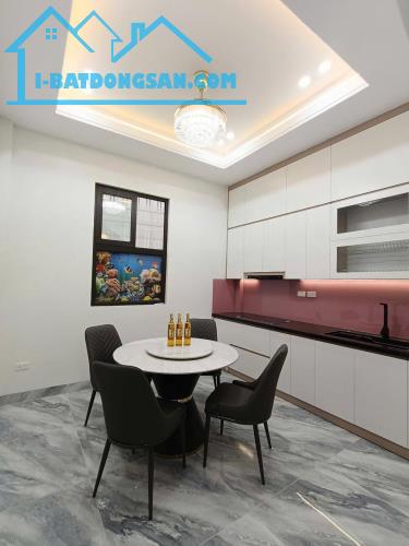 NHÀ ĐẸP THÁI HÀ – 52M² – NGÕ THÔNG, THOÁNG – CÁCH PHỐ CHỈ 100M – GIÁ 11 TỶ