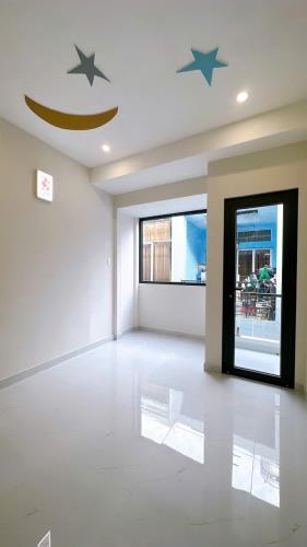 Sát mặt tiền Hoàng Diệu Q4 
ĐÚC 3 TẤM HƠN 4 TỶ - 2