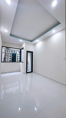 Sát mặt tiền Hoàng Diệu Q4 
ĐÚC 3 TẤM HƠN 4 TỶ - 3