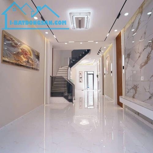 Siêu phẩm 5 tầng Mới đẹp ngay Tạ Quang Bửu ngang 4m chỉ 9 tỷ 2