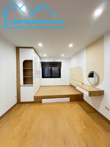 Giảm thêm 300 triệu-giá mới 5.8 tỷ-nhà mới 5 tầng 3 ngủ-Văn Miếu, Đống Đa - 3